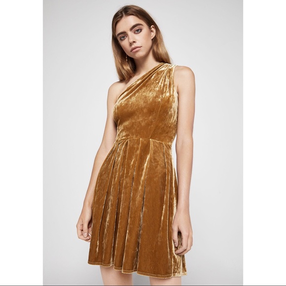 BCBGeneration Dresses & Skirts - BCBGeneration One-Shoulder Crushed Velvet Dress